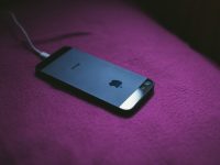ipadpro充电器能给iphone15充电么-路由网